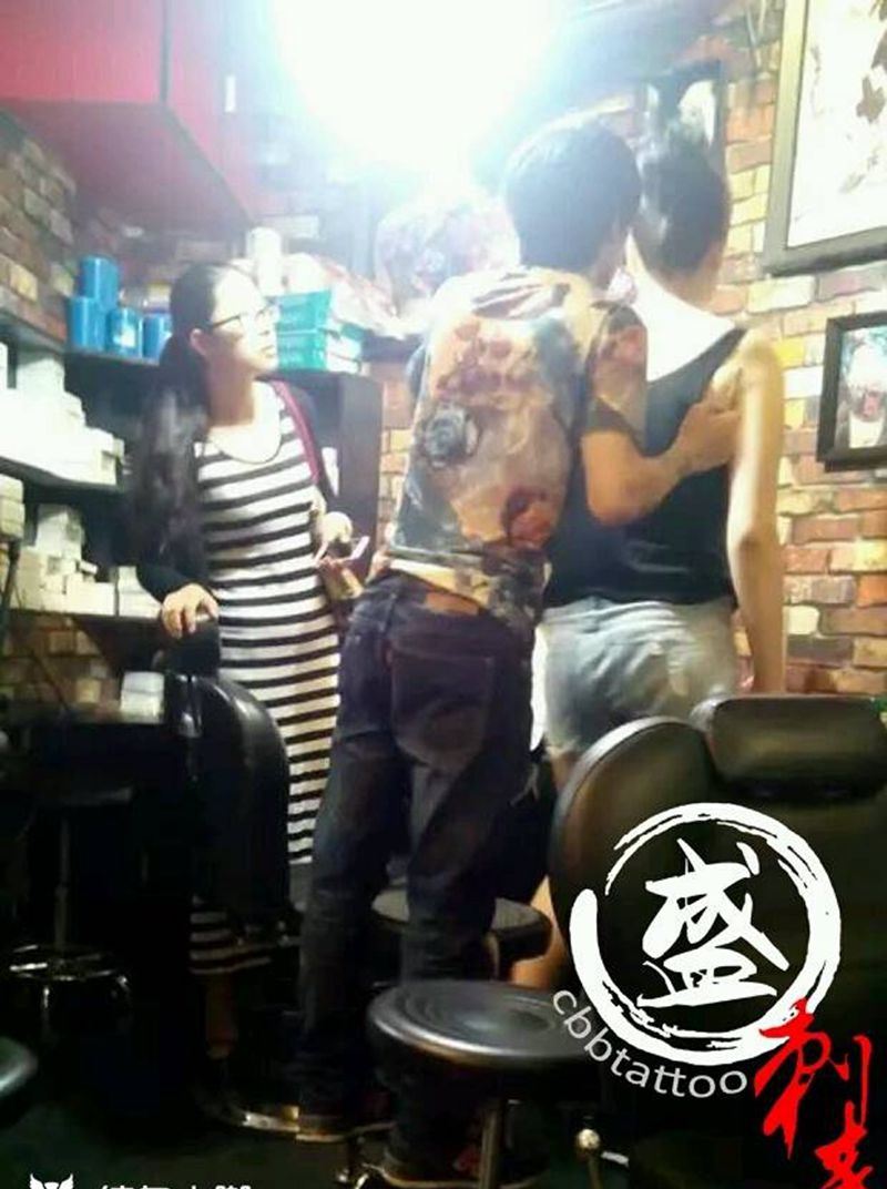 天使恶魔翅膀纹身图片_腿部欧美清新图腾成品纹身图案