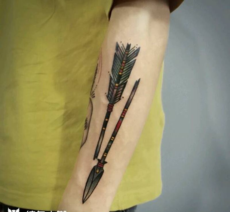 oldschool纹身图片_手臂欧美静物箭成品纹身图案