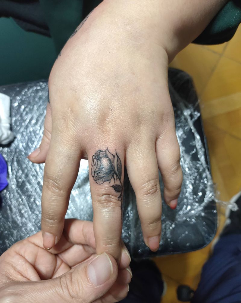 小小遮盖纹身图片_手部纹身图案