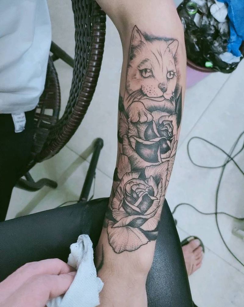 小花猫纹身图片_手臂纹身图案