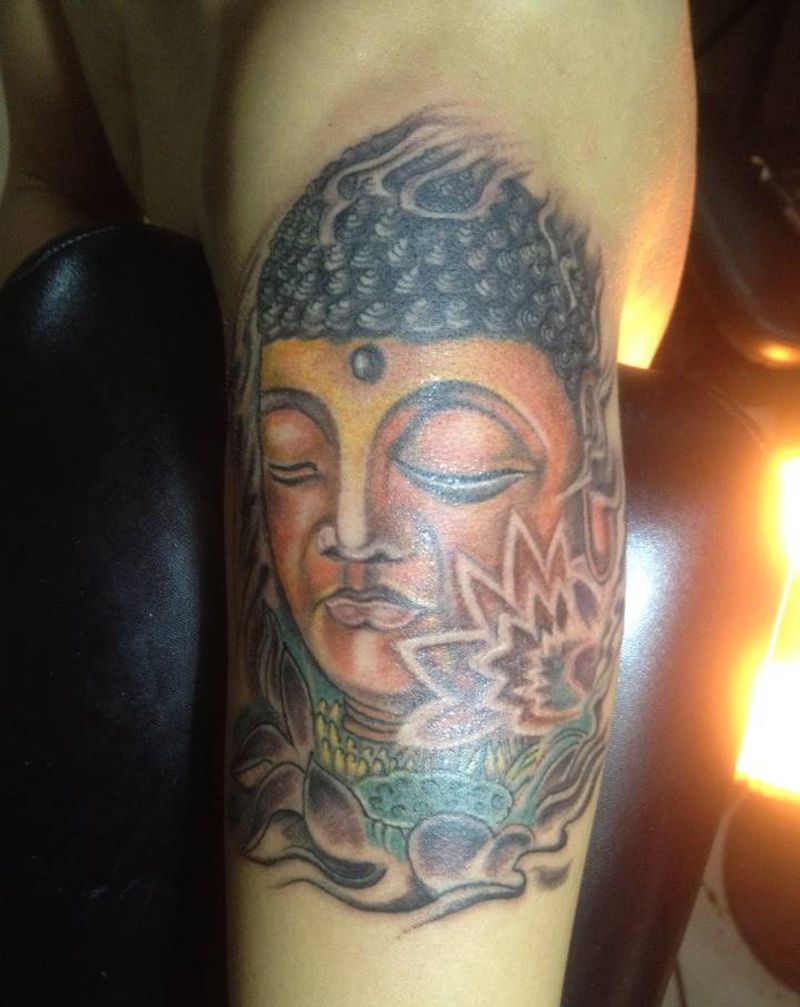 彩色佛头纹身图片_成品手臂传统宗教鬼神纹身图案