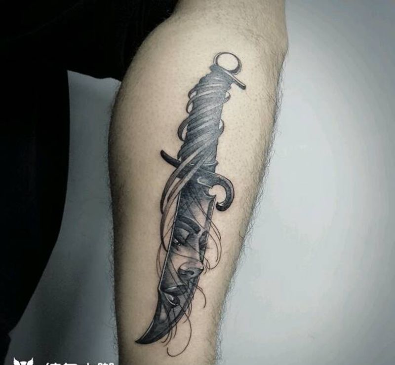 匕首 丰作品纹身图片_腿部欧美几何静物匕首成品纹身图案