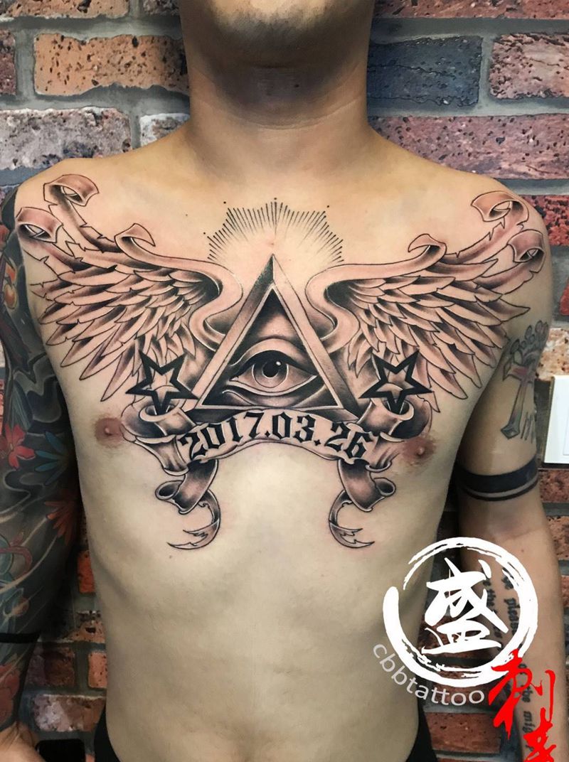 翅膀花胸纹身图片