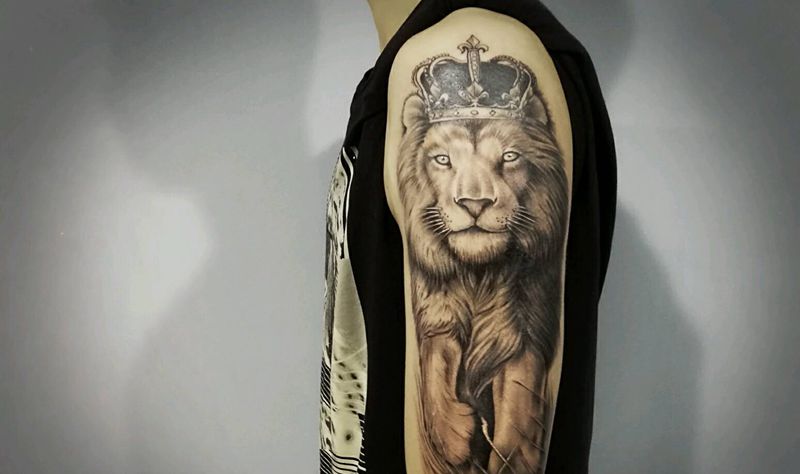 狮子王纹身图片_手臂写实动物原创狮子成品纹身图案