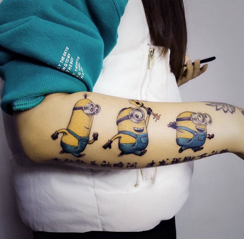 小黄人【丰作品】纹身图片_手臂New School小黄人纹身图案