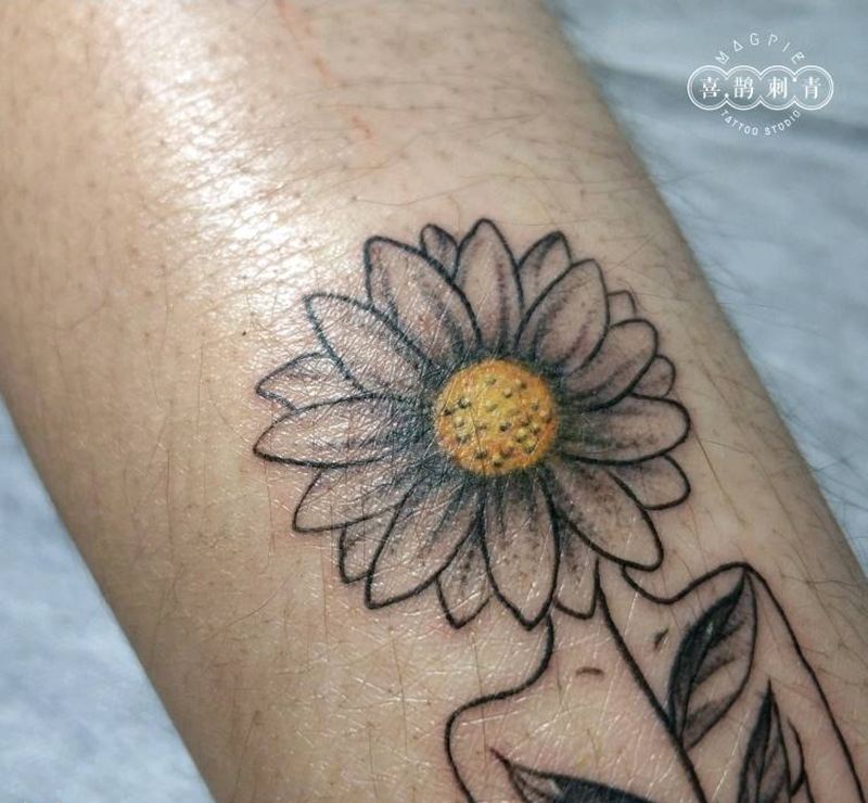 还是花纹身图片_脚部纹身图案