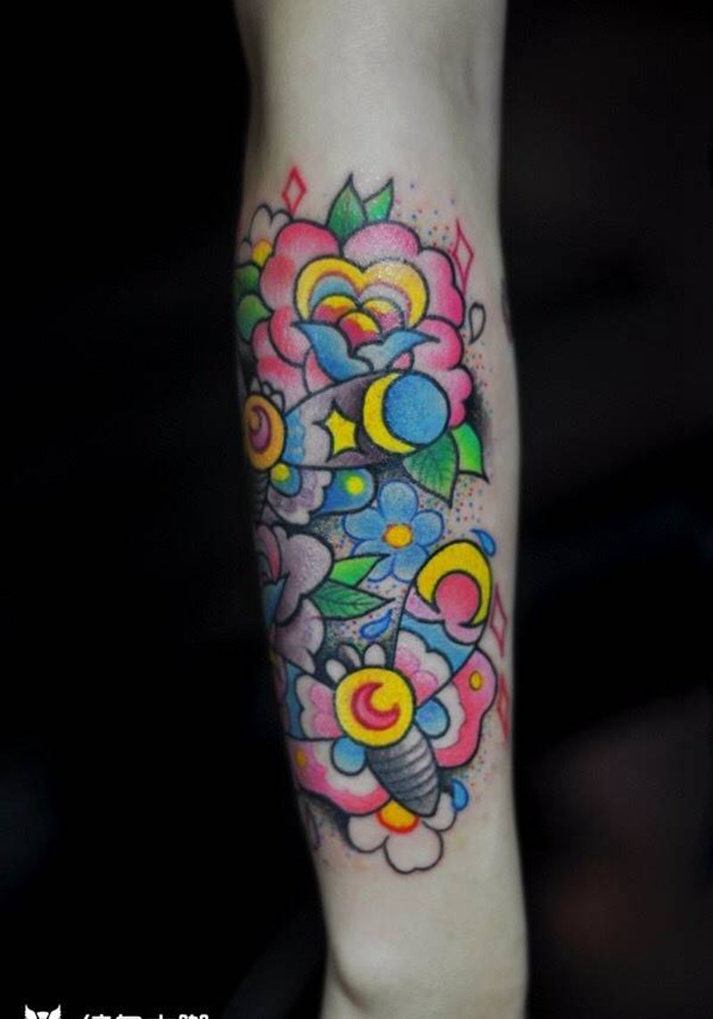 花与虫纹身纹身图片_刺青欧美纹身图案