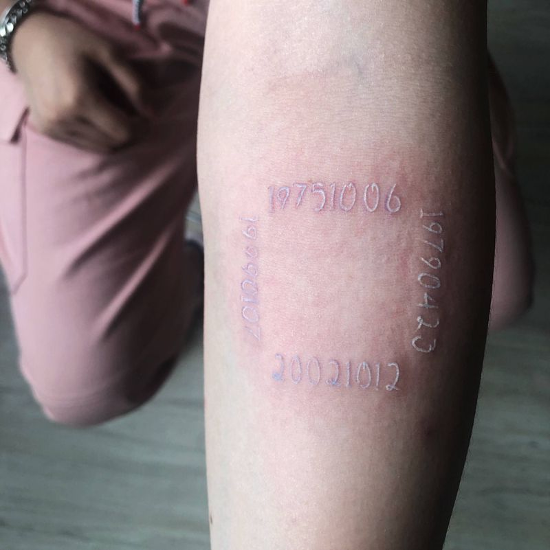 白色数字纹身图片_手臂纹身图案