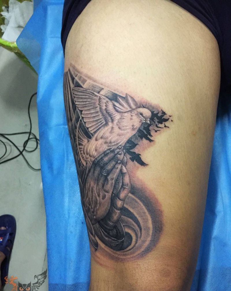 期待之手纹身图片