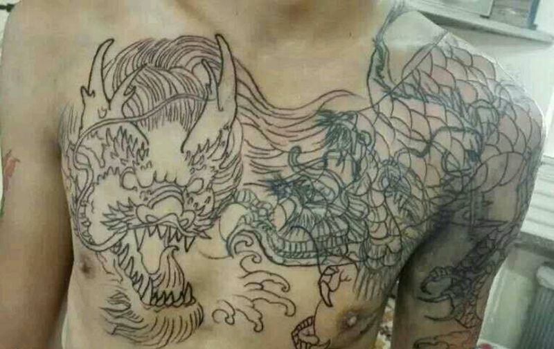 暴力型遮盖，真不容易纹身图片_肩部胸部臀部手臂传统习俗写实国画纹身图案