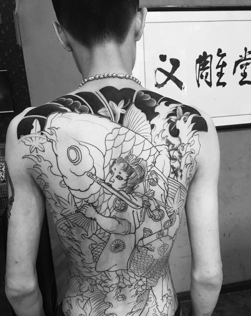 鬼若丸杀鲤纹身图片_传统背部重庆纹身图案