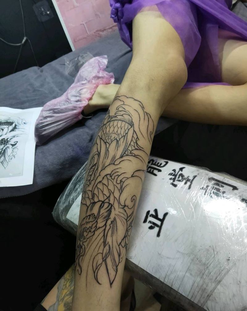 鲤鱼纹身图片_腿部纹身图案