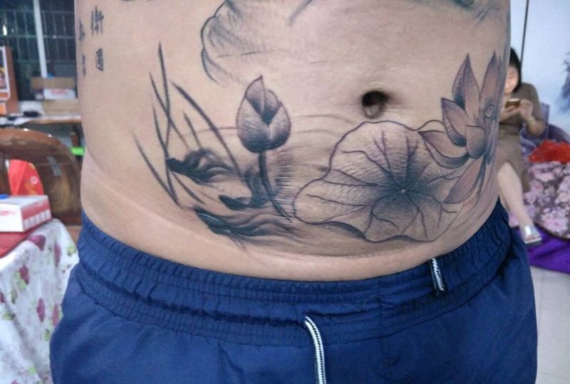 荷花纹身图片