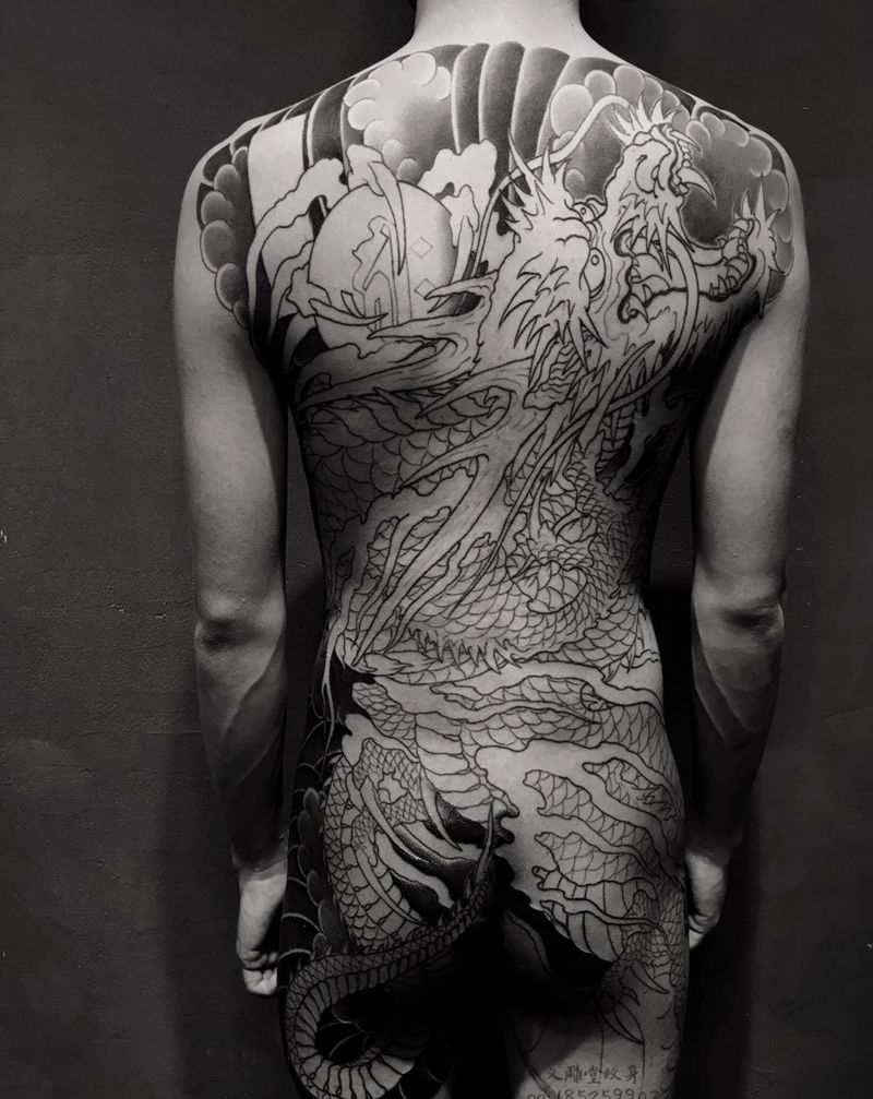 后背龙纹身纹身图片_传统背部臀部动物重庆纹身图案