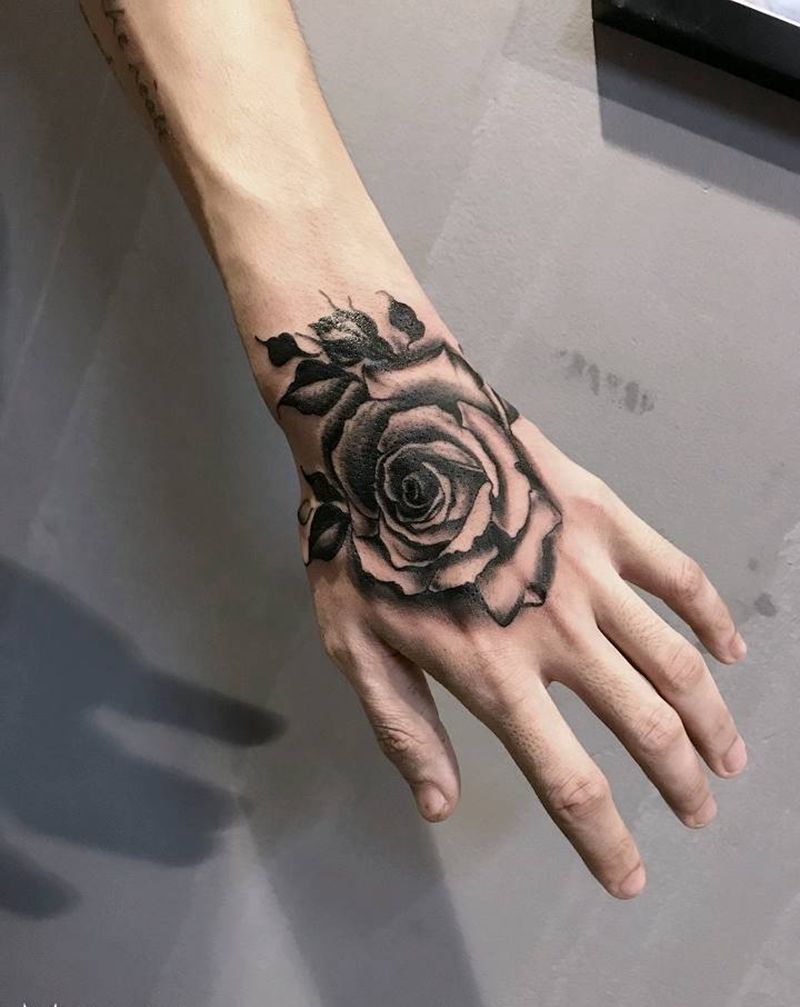 玫瑰纹身图片_手部New School玫瑰纹身图案