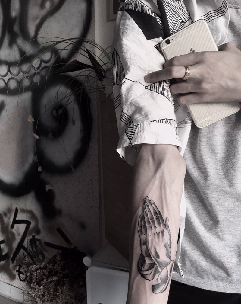 祈祷之手纹身图片