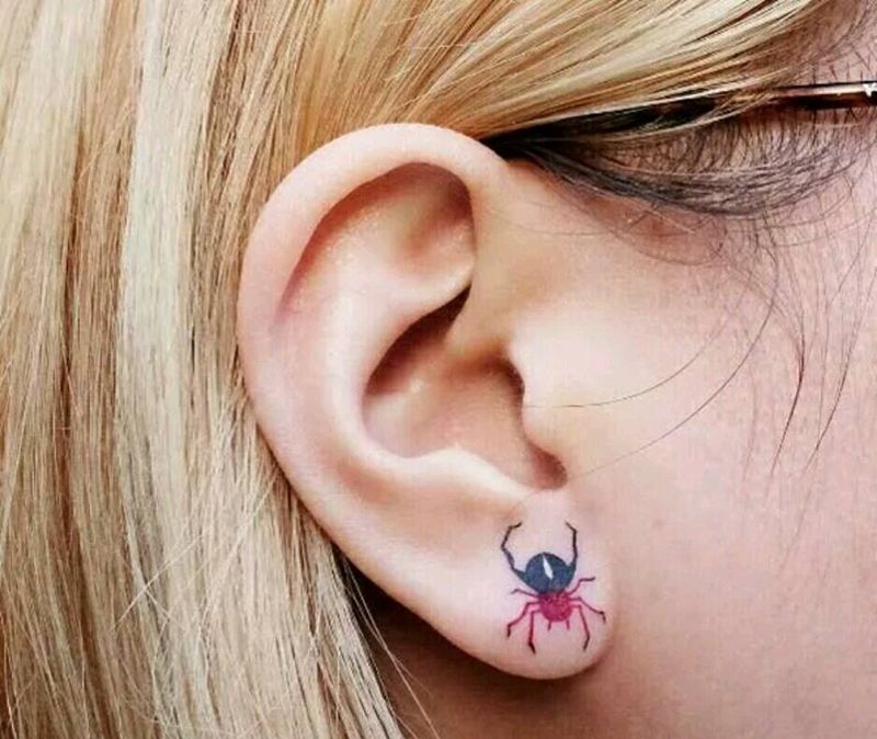 耳部小纹身纹身图片