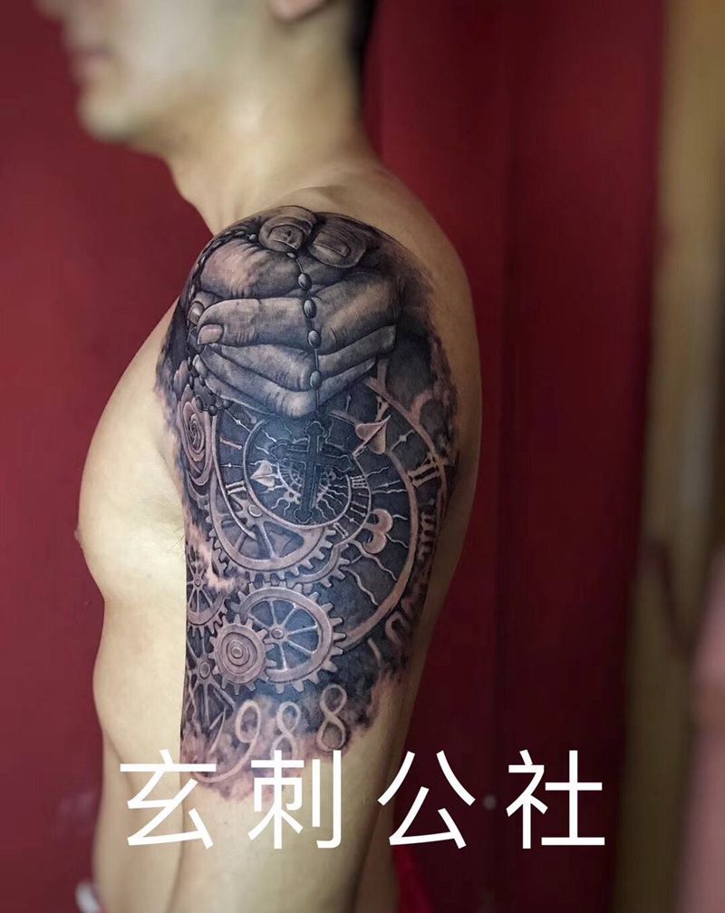 祈祷之手纹身图片