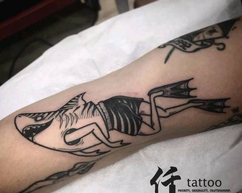 鲨纹身图片_手臂贴纸动物鲨鱼成品纹身图案