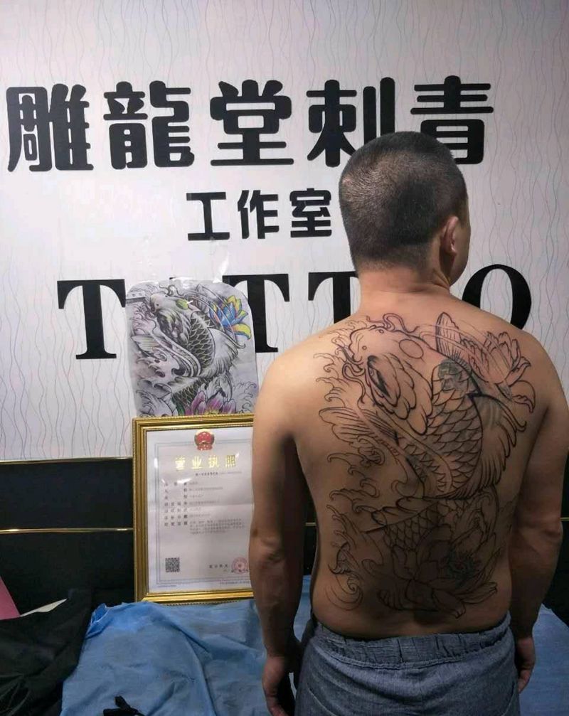 遮盖纹身，线条造成纹身图片_背部传统纹身图案