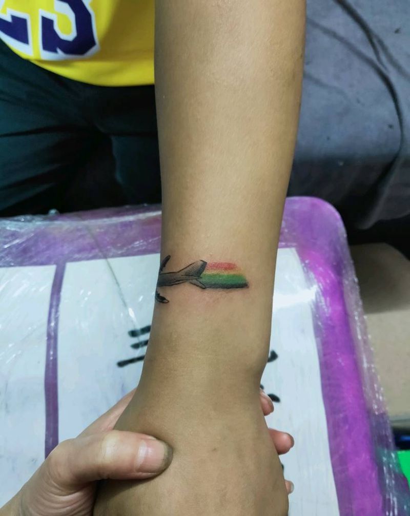 飞机纹身图片_手臂纹身图案