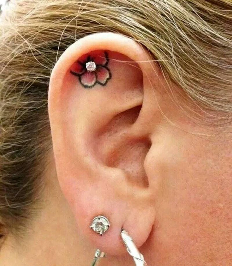 耳部纹身小图2纹身图片