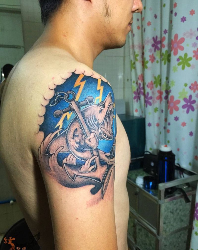 船锚鲨鱼纹身图片