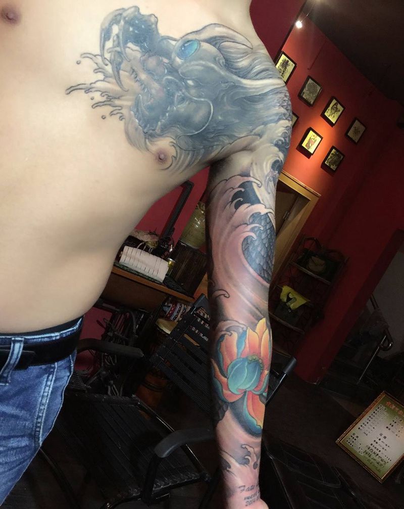 蛟龙出水纹身图片