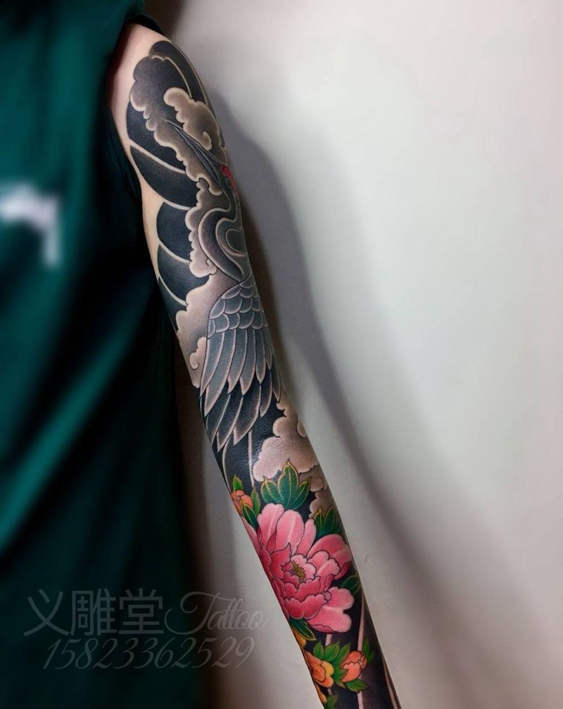 仙鹤牡丹臂纹身图片_手臂传统重庆重庆刺青义雕堂图案培训老传统刺青动物纹身图案