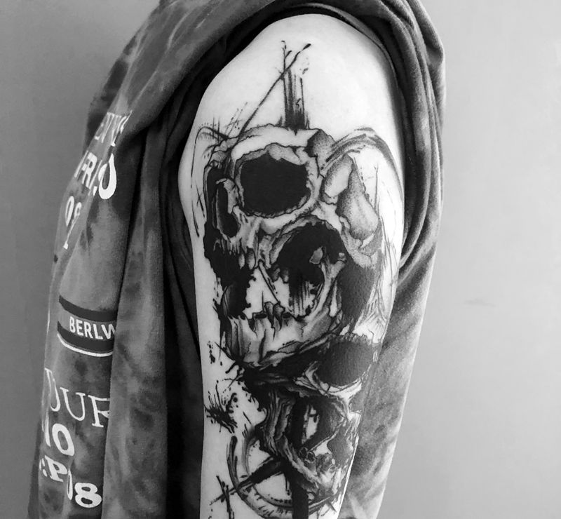 暗黑骷髅纹身图片_手臂水墨点刺骷髅纹身图案
