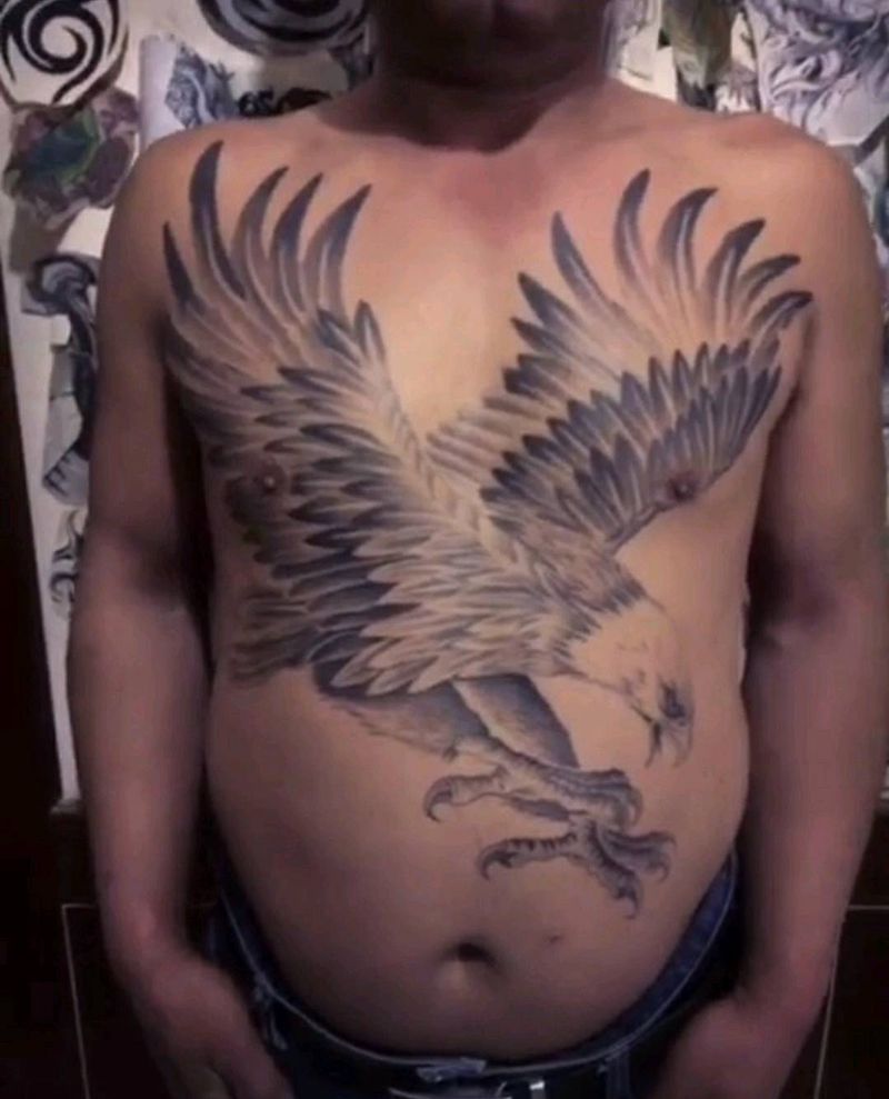 雄鹰展翅纹身图片
