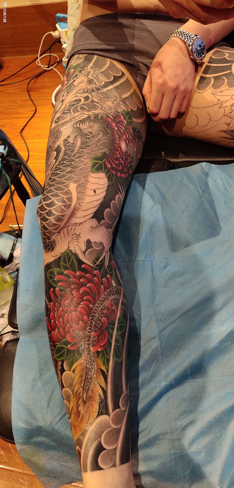 花腿龙纹身图片_腿部老传统新传统纹身图案
