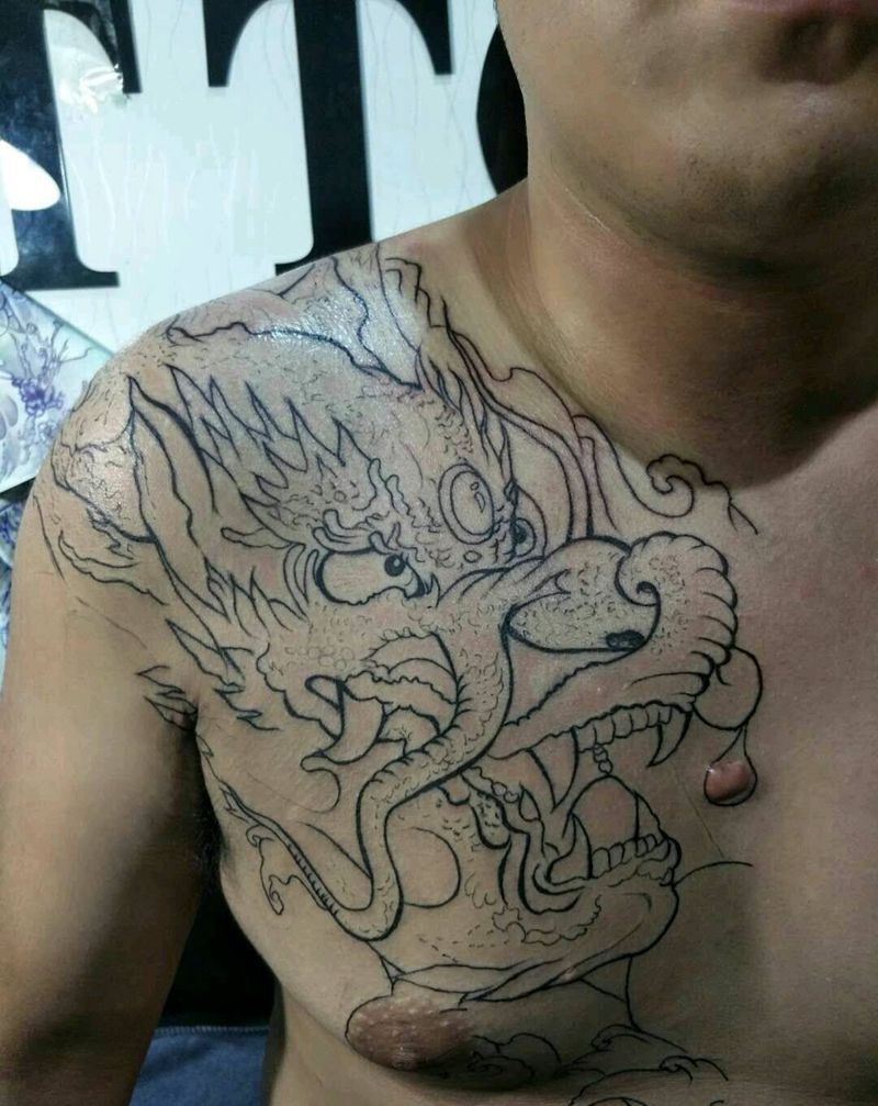 龙凤花胸一半线条纹身图片