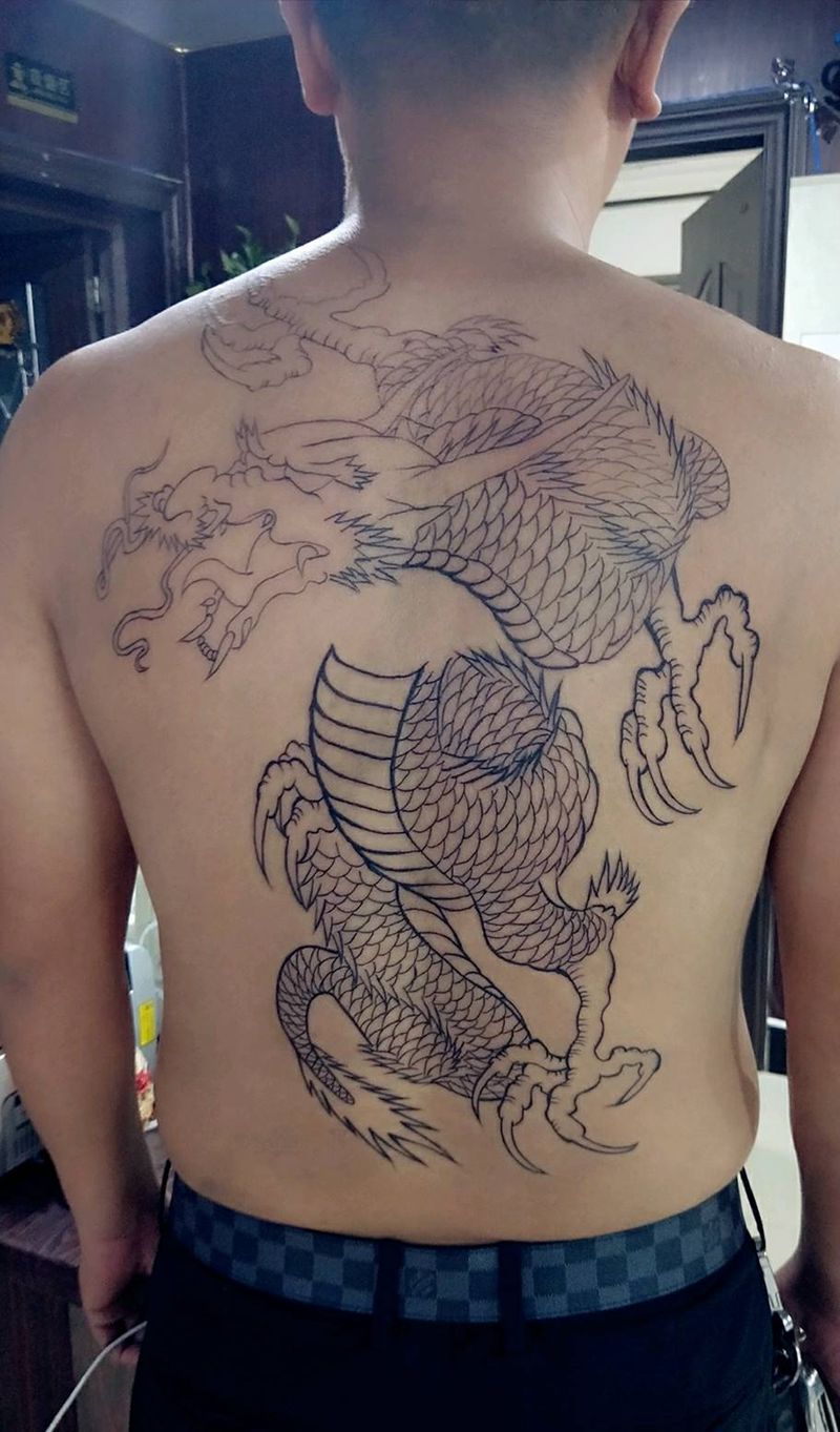 满背龙未完成呢纹身图片