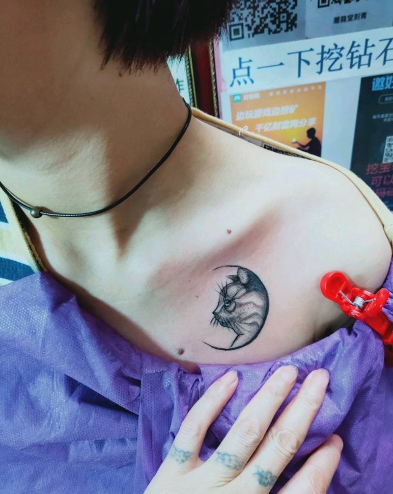 猫咪纹身图片_胸部纹身图案