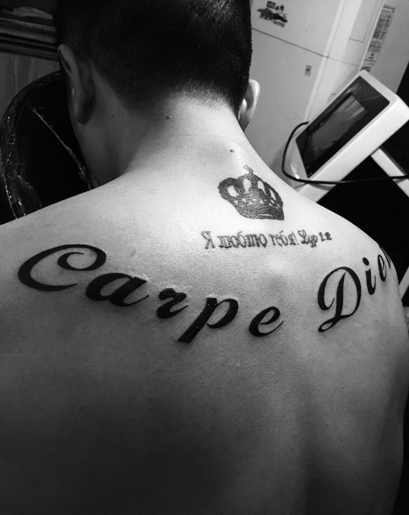 英文字体纹身纹身图片_背部字符重庆纹身图案