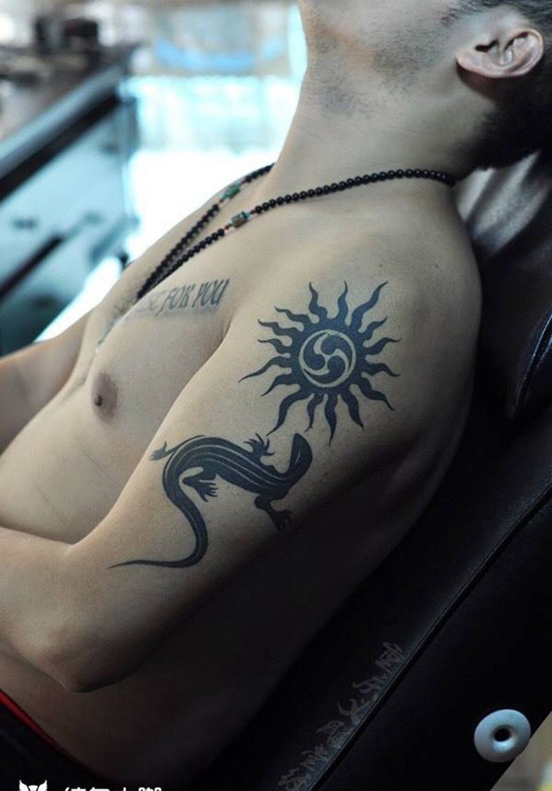 胳膊图腾纹身纹身图片_重庆图腾纹身图案