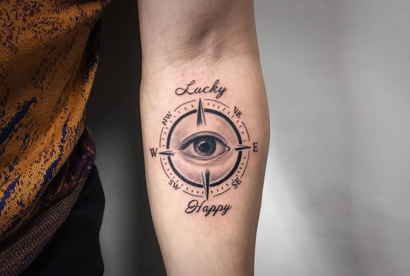 眼睛【根作品】纹身图片_手臂欧美写实眼睛指南针纹身图案
