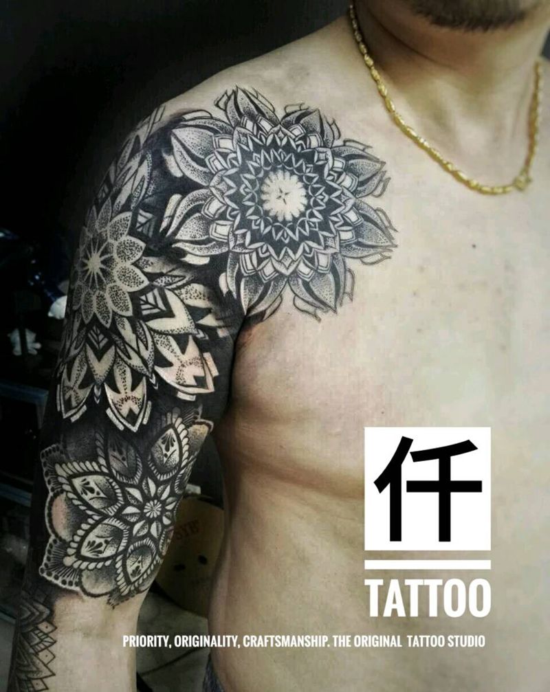 原创梵花点刺纹身图片_手臂几何宗教原创点刺梵花成品纹身图案