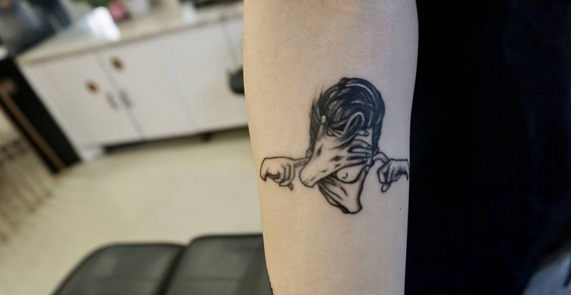 无纹身图片_手臂几何纹身图案