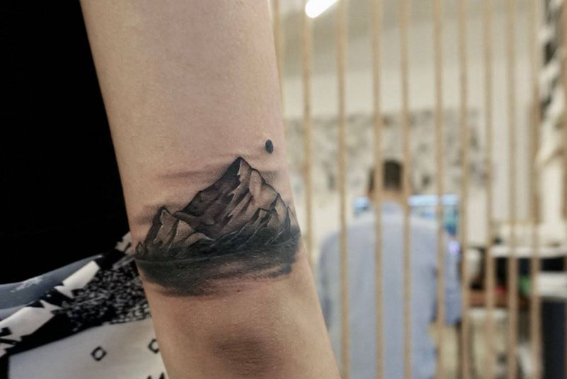 遮盖纹身图片_手臂水墨遮盖纹身图案