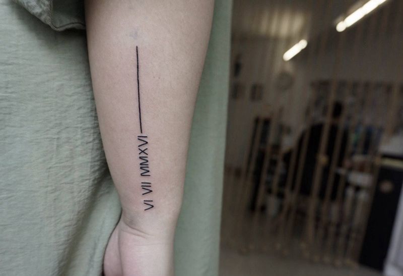 线性纹身图片_手臂几何纹身图案