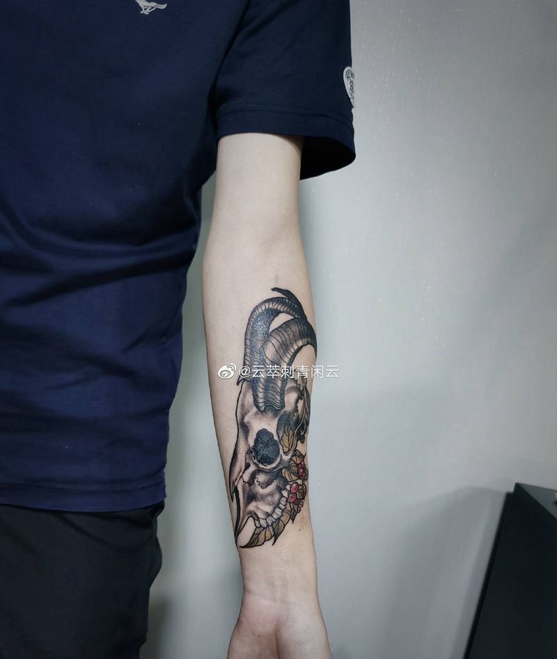重生纹身图片_手臂New School纹身图案