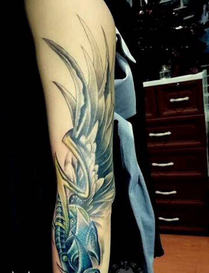 机械翅膀纹身图片