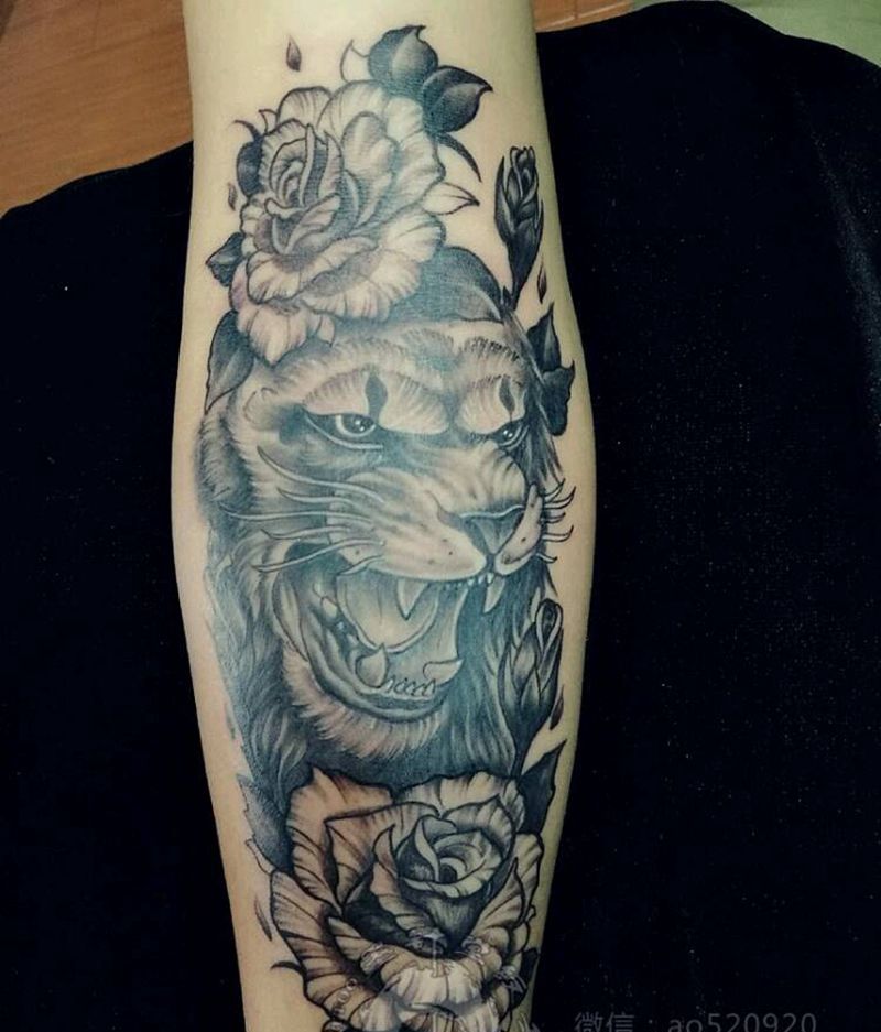 老虎玫瑰纹身图片