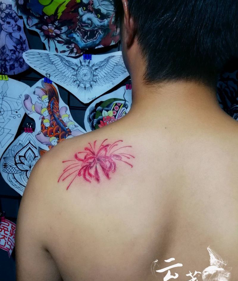 彼岸花纹身图片_肩部花纹身图案