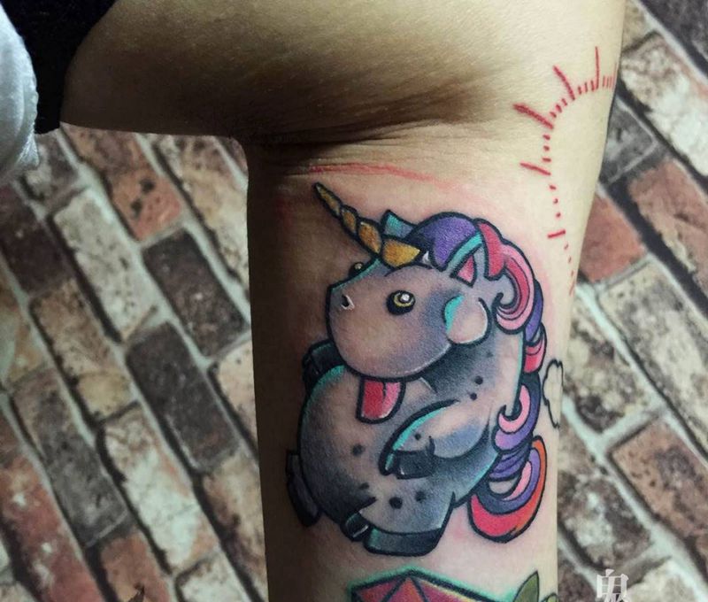 萌鹿纹身图片_成品手臂欧美清新动物刺青纹身图案