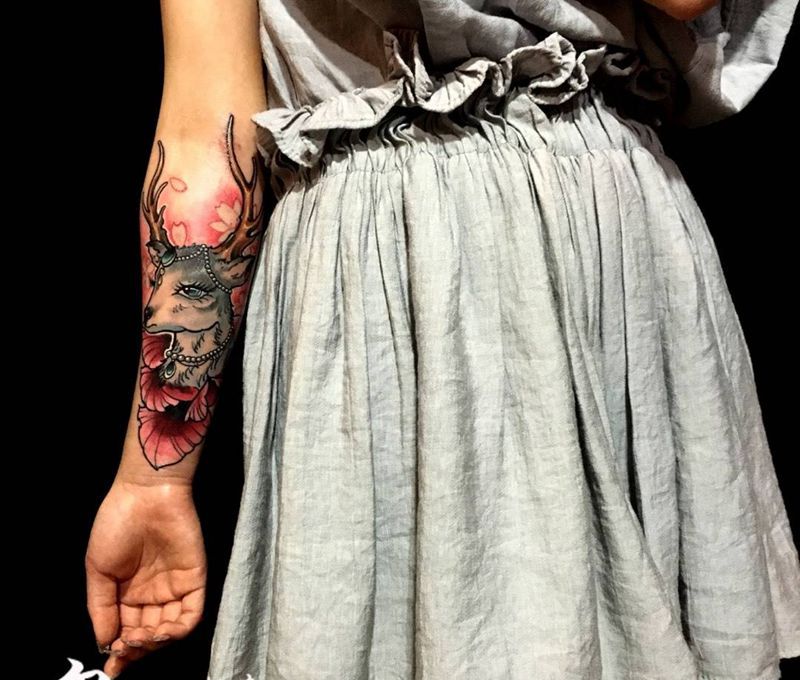 鹿纹身图片_成品手臂欧美清新动物植物刺青纹身图案