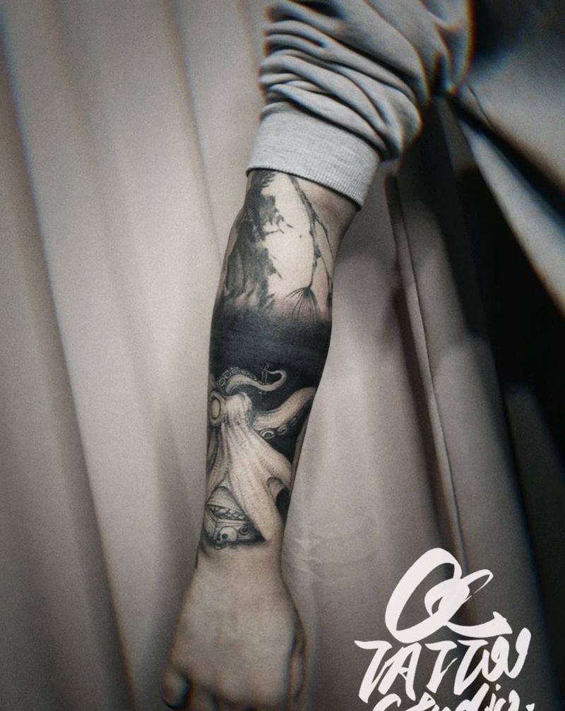 独立纹身图片_手臂点刺纹身图案