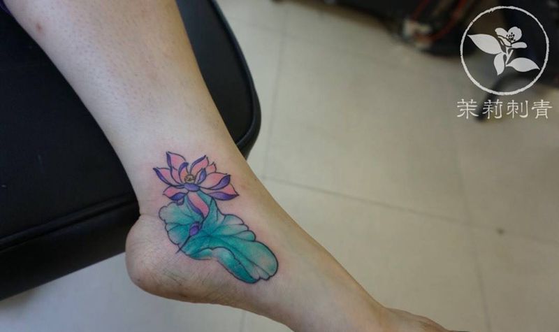 莲花纹身图片